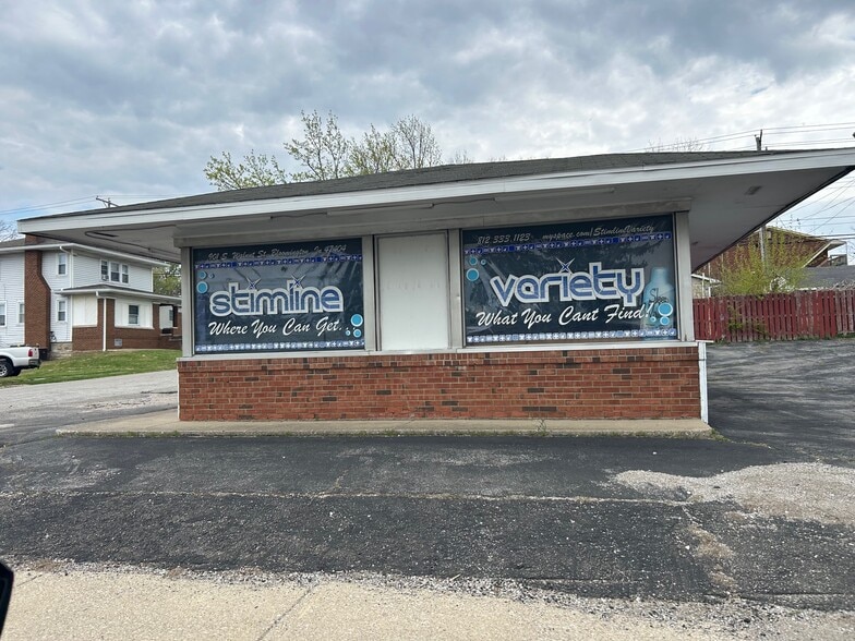 More Photos Of 901 S Walnut St, Bloomington General Retail For Sale