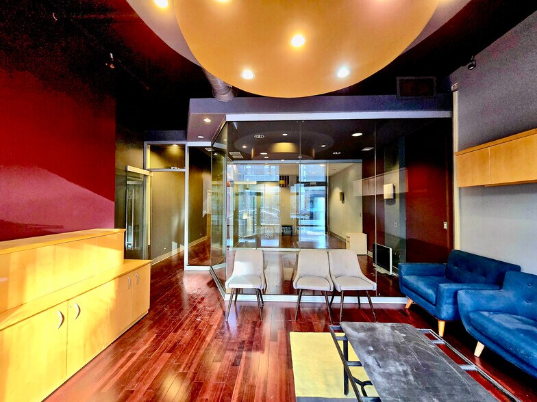 More Photos Of 2239 W North Ave, Chicago Medical For Lease