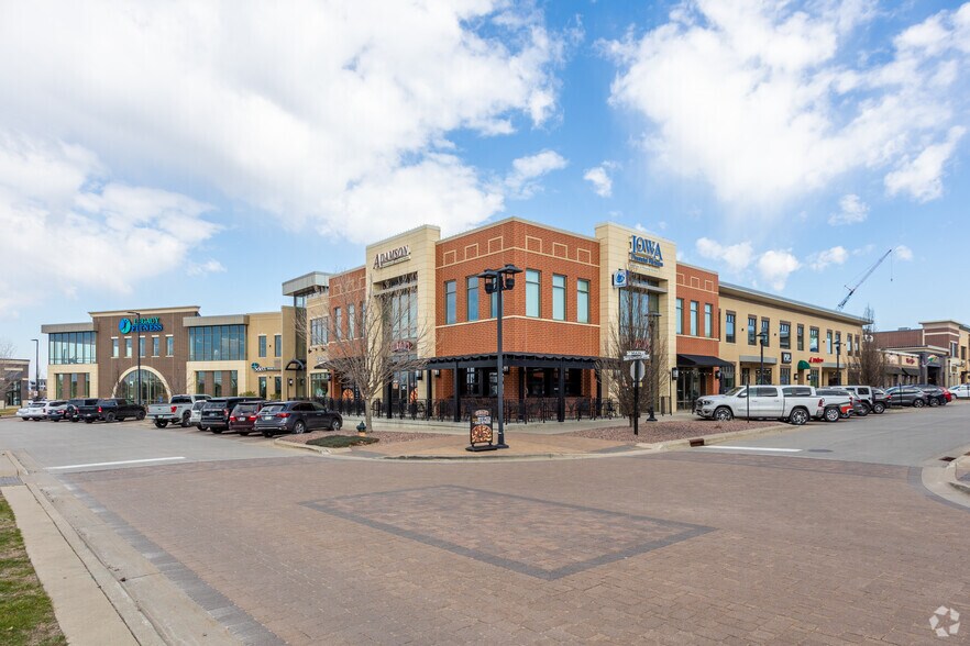 More Photos Of 1450 SW Vintage Pky, Ankeny General Retail For Lease