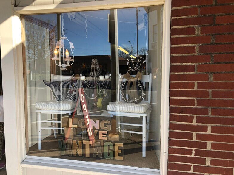 More Photos Of 101 S Main St, Mount Pleasant Storefront Retail Office For Lease