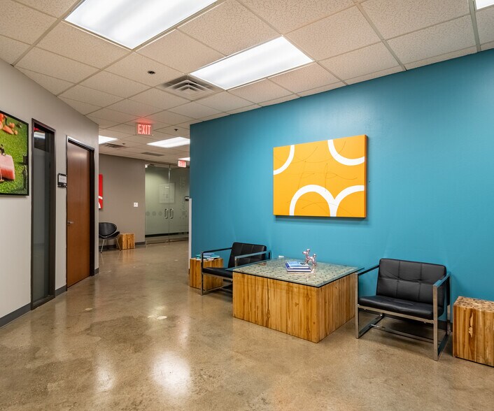 More Photos Of 9535 Forest Ln, Dallas Coworking Space