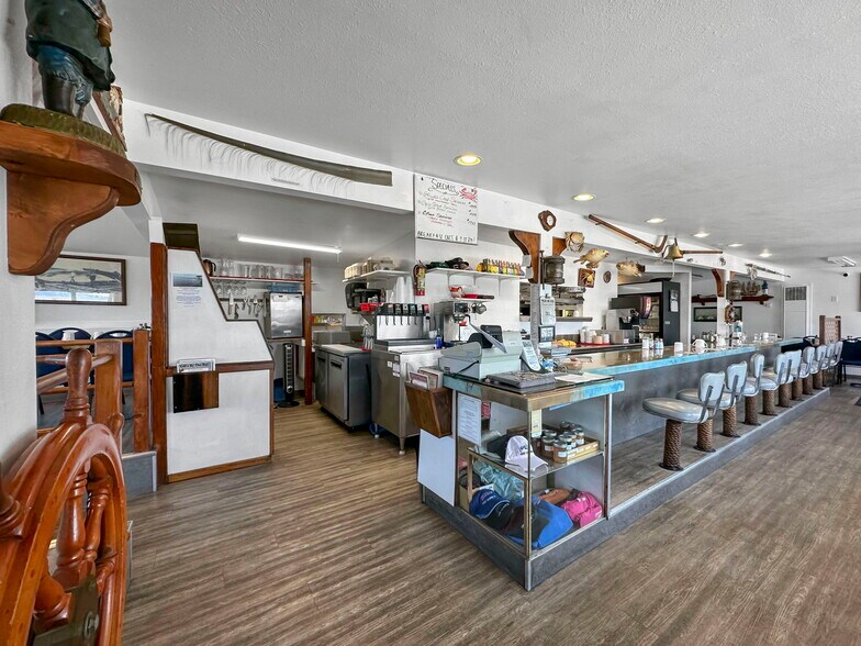 More Photos Of 1901 Buhne, Eureka Restaurant For Sale