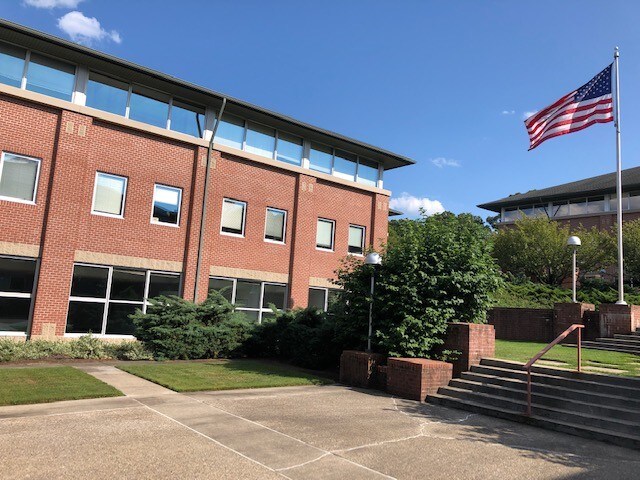 More Photos Of 300 Centerville Rd, Warwick Medical For Lease