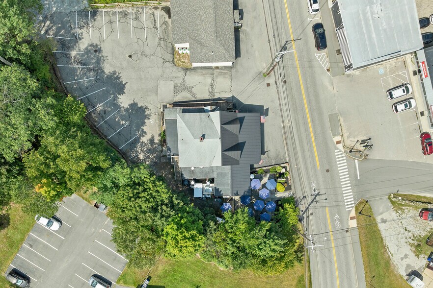 More Photos Of 40 Main St, Goffstown Restaurant For Sale