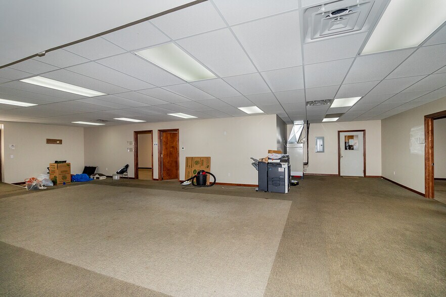 More Photos Of 1627 S Hillside St, Wichita Freestanding For Sale