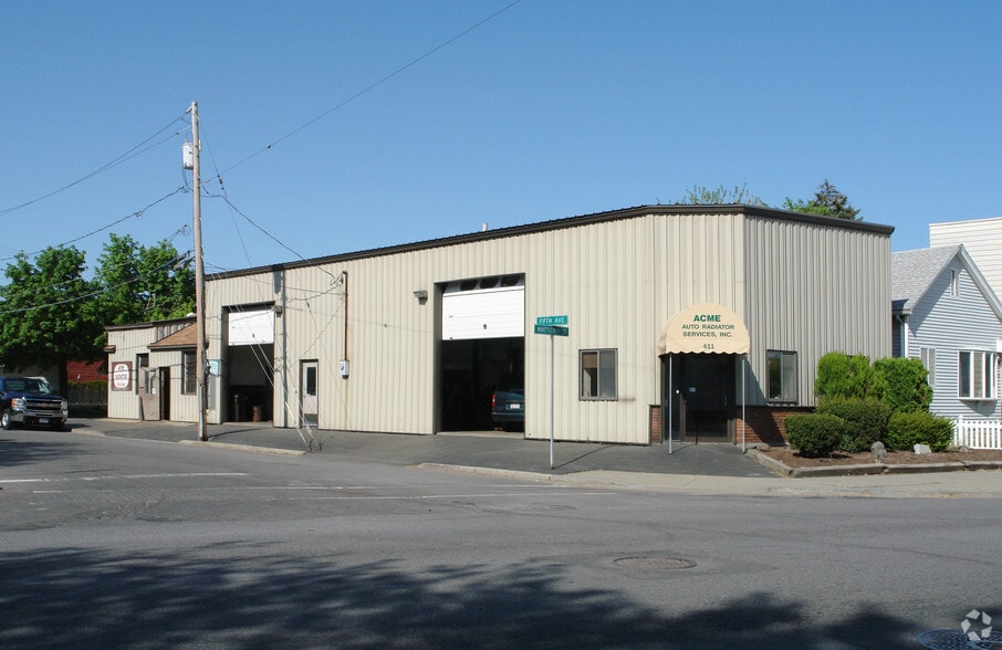 Primary Photo Of 411 19th St, Watervliet Auto Repair For Sale