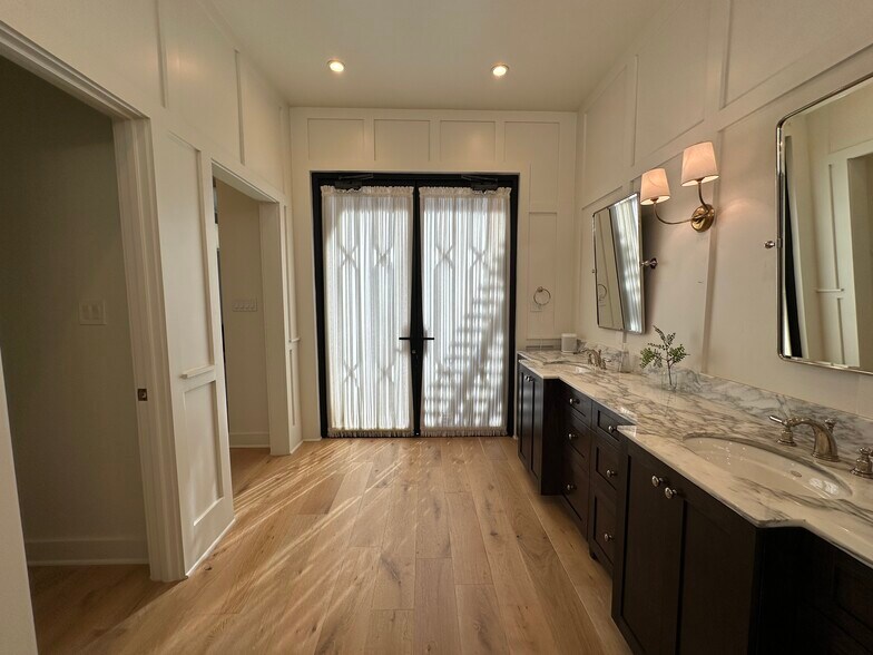 More Photos Of 4775 Memphis St, Dallas Light Distribution For Sale