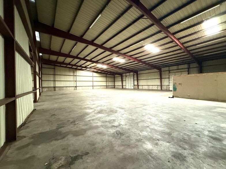 More Photos Of 2303 Santa Rita Ave, Laredo Industrial For Sale