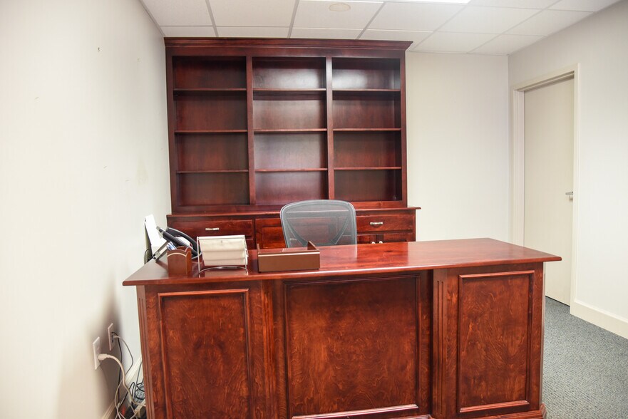 More Photos Of 1302 Somerville Rd, Decatur Freestanding For Lease