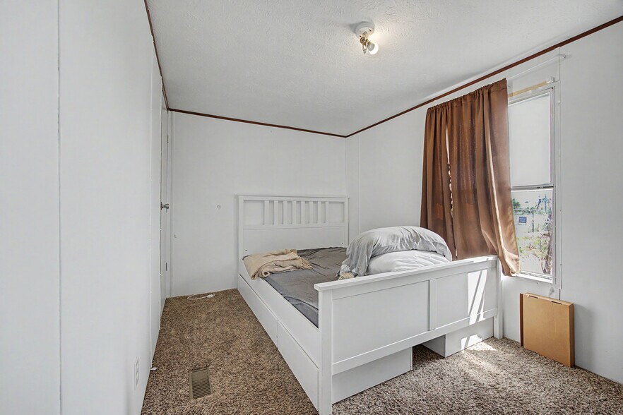 More Photos Of 14165 W Cooksey Rd, Crescent Industrial For Sale