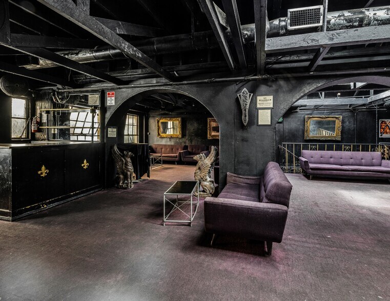 More Photos Of 6646 Hollywood Blvd, Hollywood Storefront Retail Office For Sale