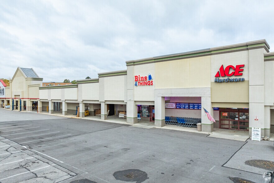 More Photos Of 23250-23300 Lorain Rd, North Olmsted General Retail For Lease