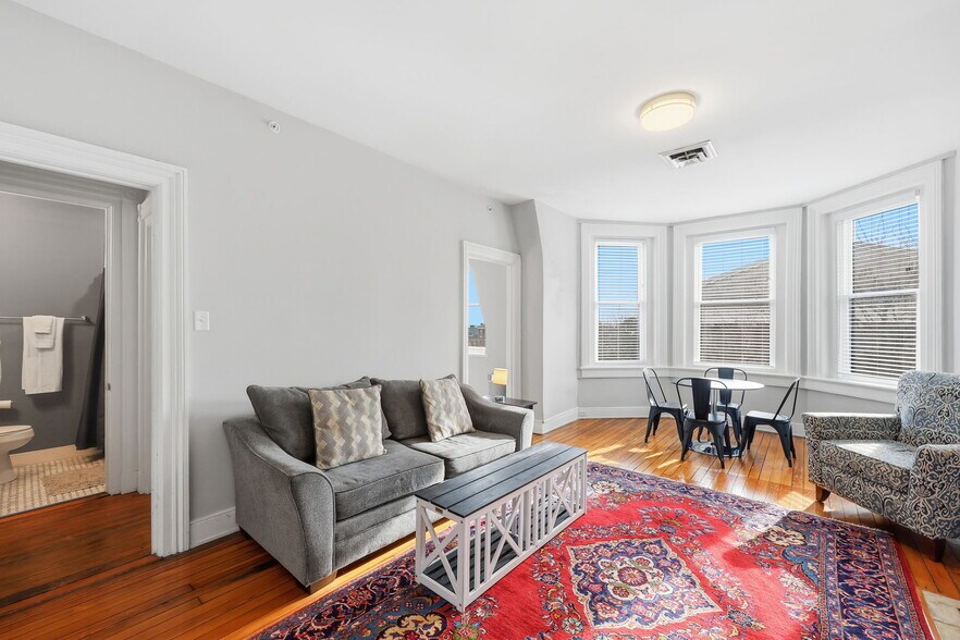 More Photos Of 18 W Franklin St, Richmond Apartments For Sale