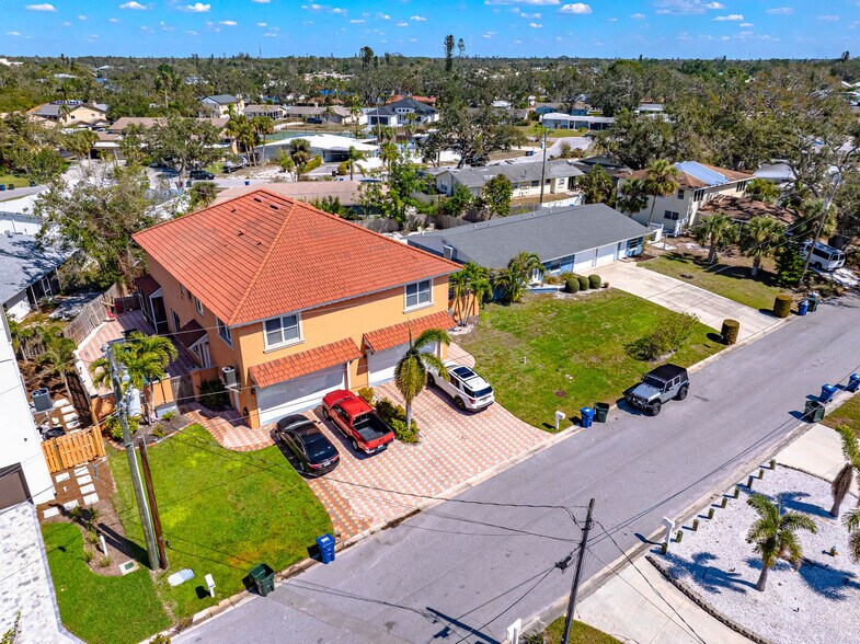 More Photos Of 2119- 2125 Montclair Dr, Sarasota Apartments For Sale