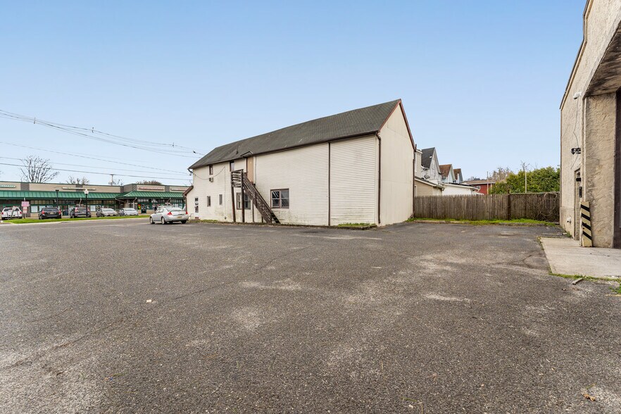 More Photos Of 17 Jackson St, Freehold Warehouse For Sale