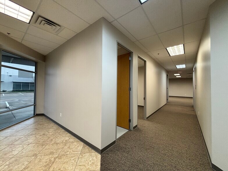 More Photos Of 15330 Vantage Pky W, Houston Unknown For Lease