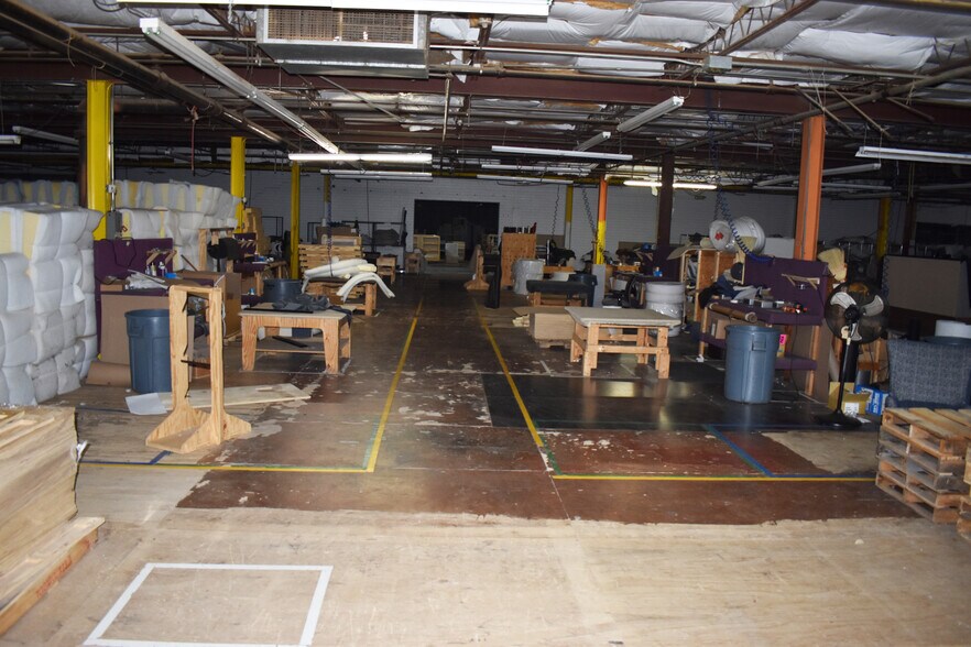 More Photos Of 100 E Newberry Ave, Liberty Manufacturing For Lease
