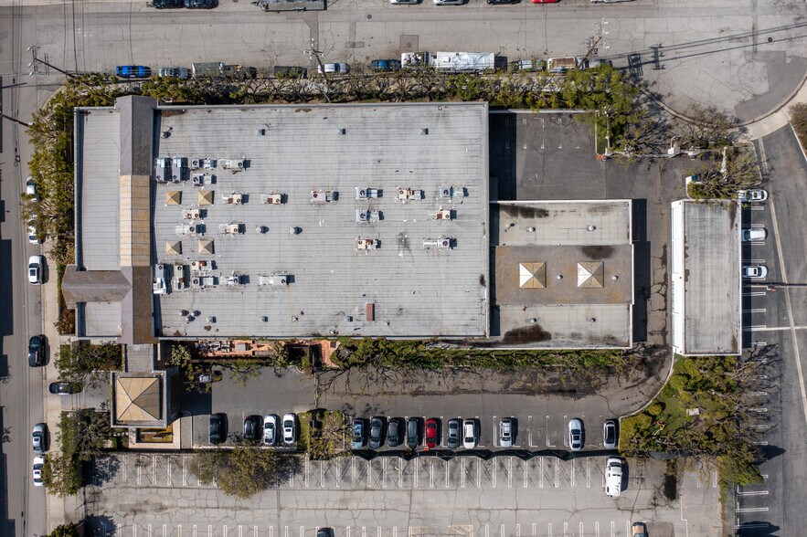 More Photos Of 12575 Beatrice St, Los Angeles Flex For Lease