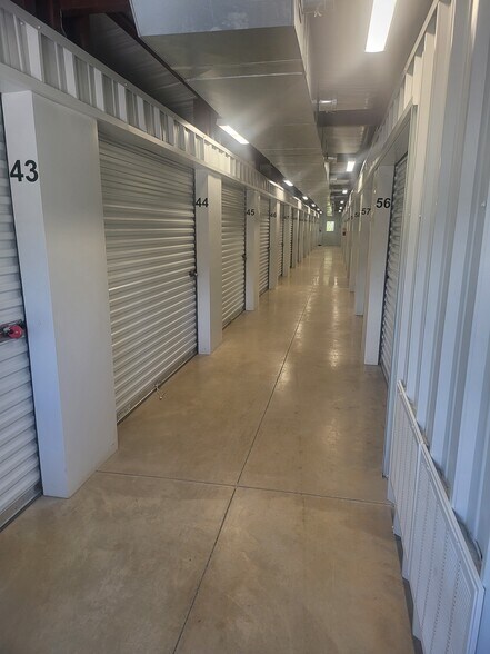 More Photos Of 21885 Hibbing Ln, Robertsdale Self Storage For Sale