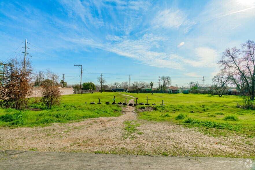 More Photos Of 3137-3139 Rio Linda Blvd, Sacramento Land For Sale