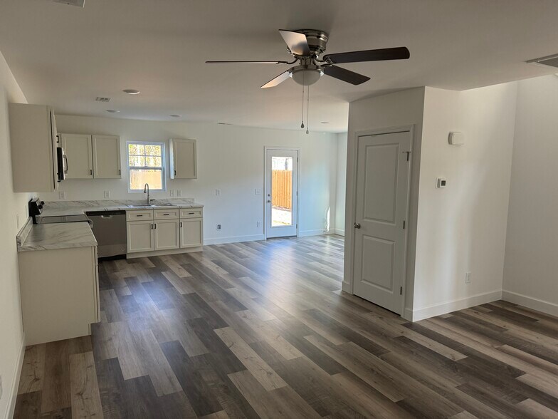 More Photos Of 4507 Greenway Ave, Wilmington Apartments For Sale