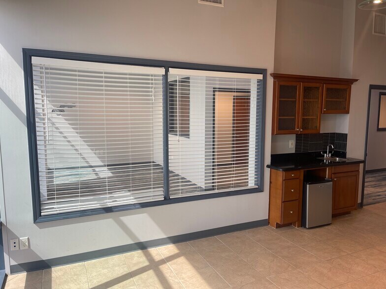 More Photos Of 320 1st St N, Jacksonville Beach Unknown For Lease