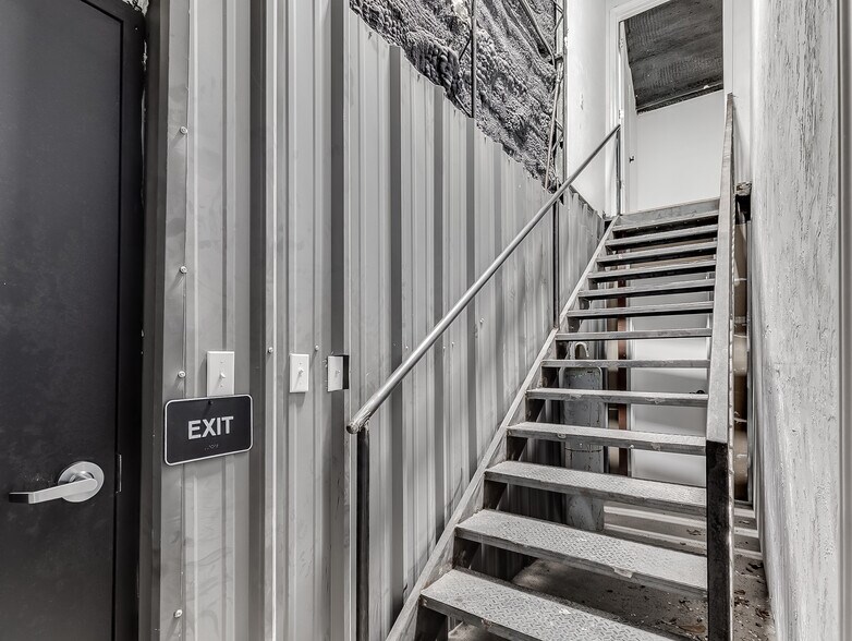 More Photos Of 2922 Cashion Pl, Oklahoma City Warehouse For Sale