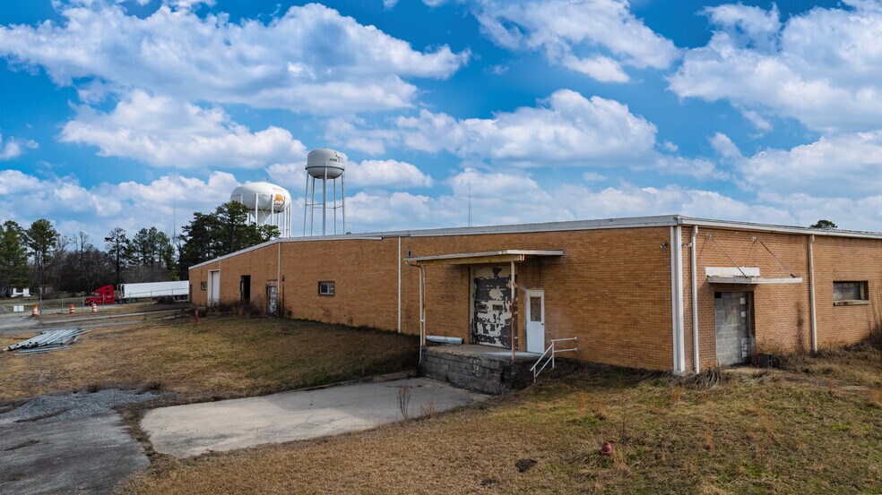 More Photos Of 5759 Tammy Little Dr, Section Warehouse For Sale