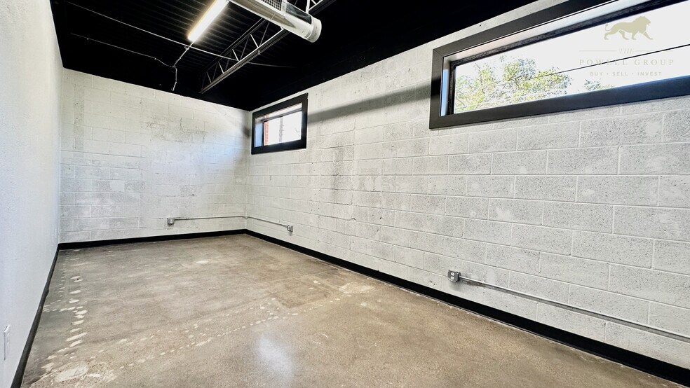 More Photos Of 3610 34th St, Lubbock Office For Sale