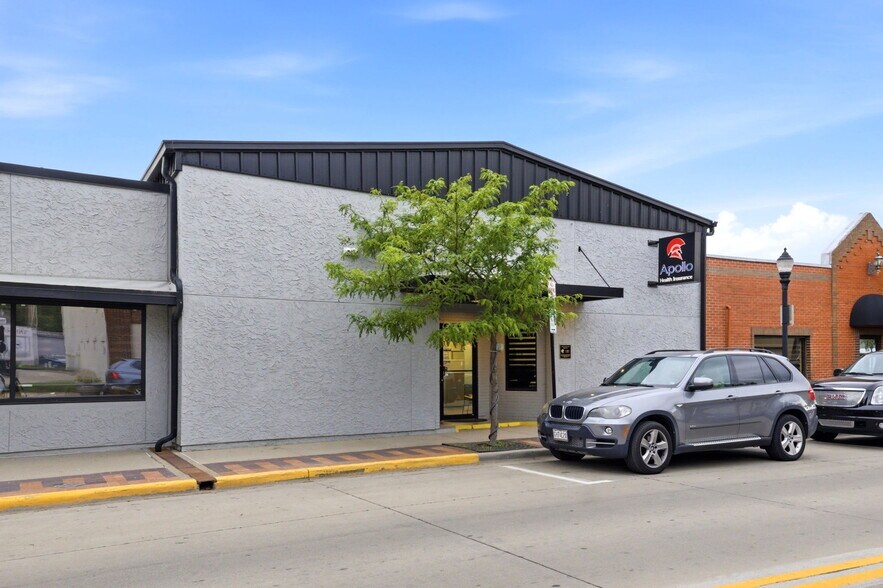 More Photos Of 326 SE Douglas St, Lees Summit Office For Sale