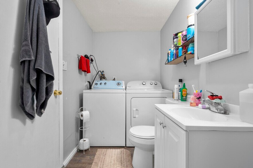 More Photos Of 99 Galpin St, Naugatuck Apartments For Sale