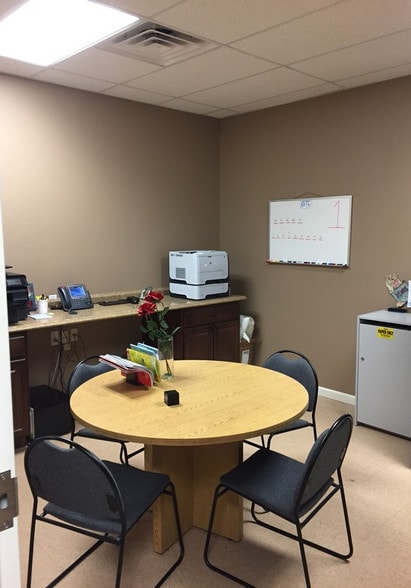 More Photos Of 5030 Edison Ave, Colorado Springs Medical For Lease