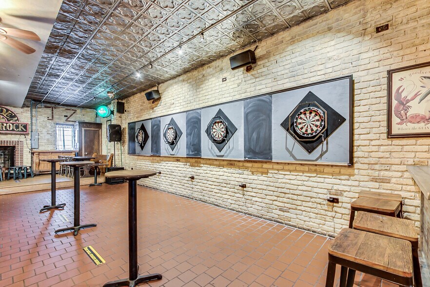More Photos Of 2723 N Halsted St, Chicago Bar For Sale