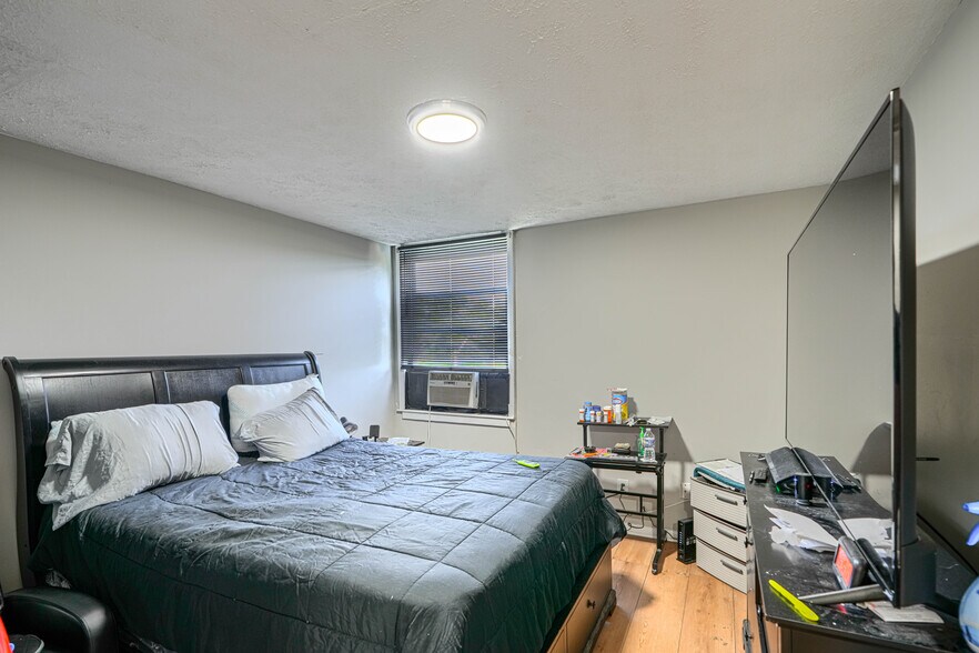 More Photos Of 5461 Cedonia Ave, Baltimore Apartments For Sale