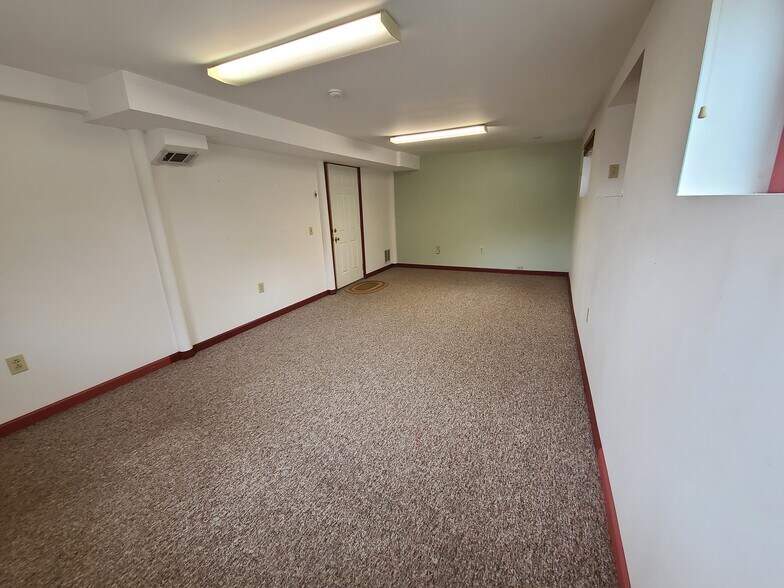 More Photos Of 131 Main St, Hatfield Loft Creative Space For Lease