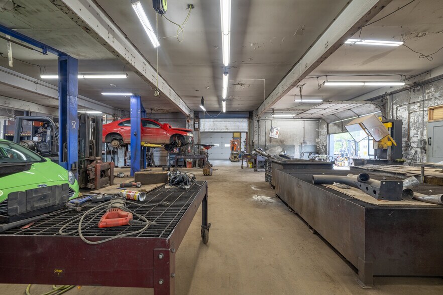 More Photos Of 89 Newton Rd, Plaistow Industrial For Sale