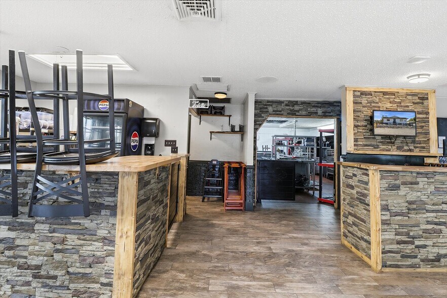 More Photos Of 859 S US Highway 41, Inverness Restaurant For Sale