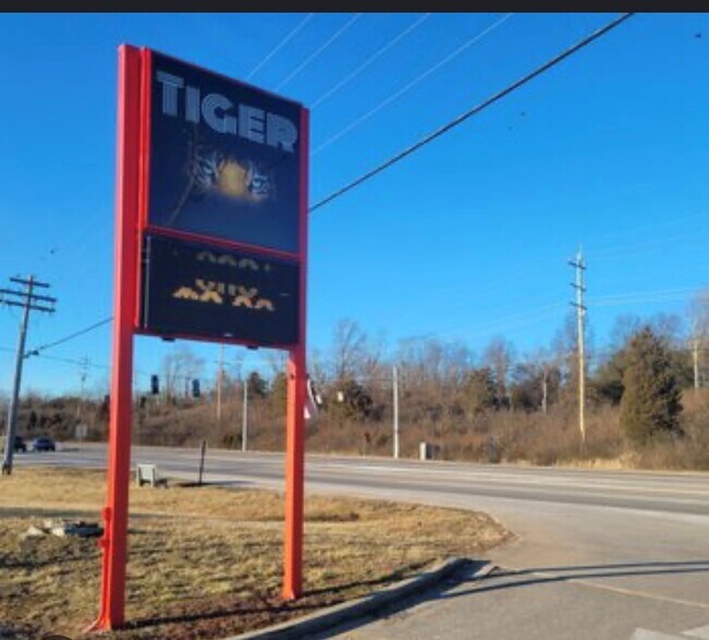 More Photos Of 5600 Alexandria Pike, Cold Spring Service Station For Sale