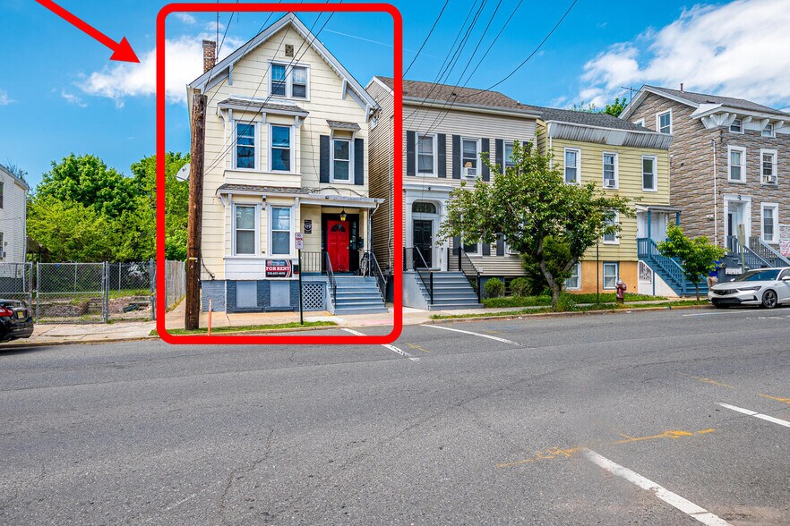 More Photos Of 173 Hamilton St, New Brunswick Specialty For Sale
