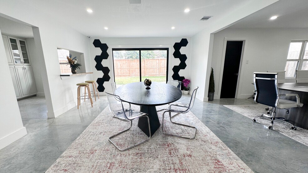 More Photos Of 4738 W. Alabama, Houston Loft Creative Space For Lease