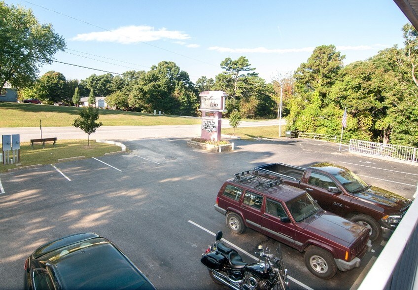 More Photos Of 3043 E Van Buren, Eureka Springs Hotel For Sale