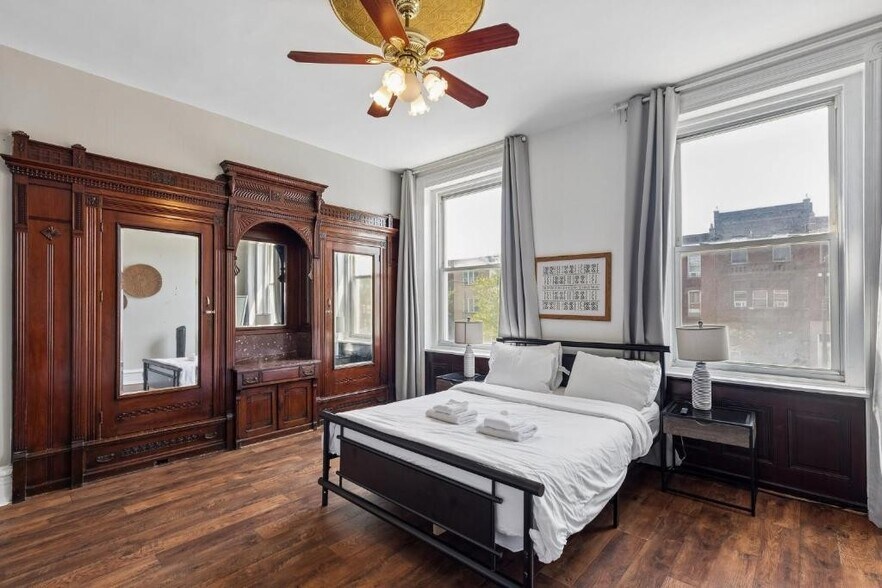More Photos Of 1611 S Broad St, Philadelphia Specialty For Sale
