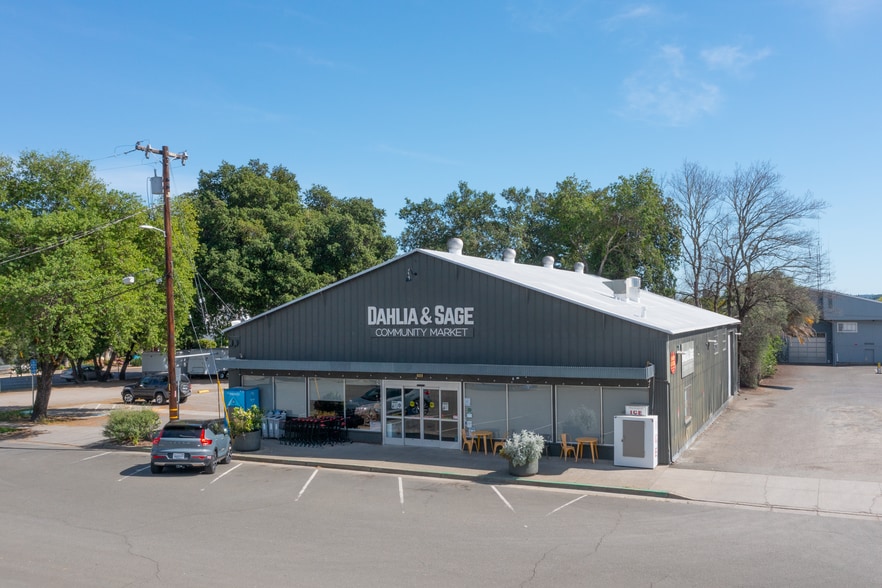 More Photos Of 115 E 2nd St, Cloverdale Warehouse For Sale