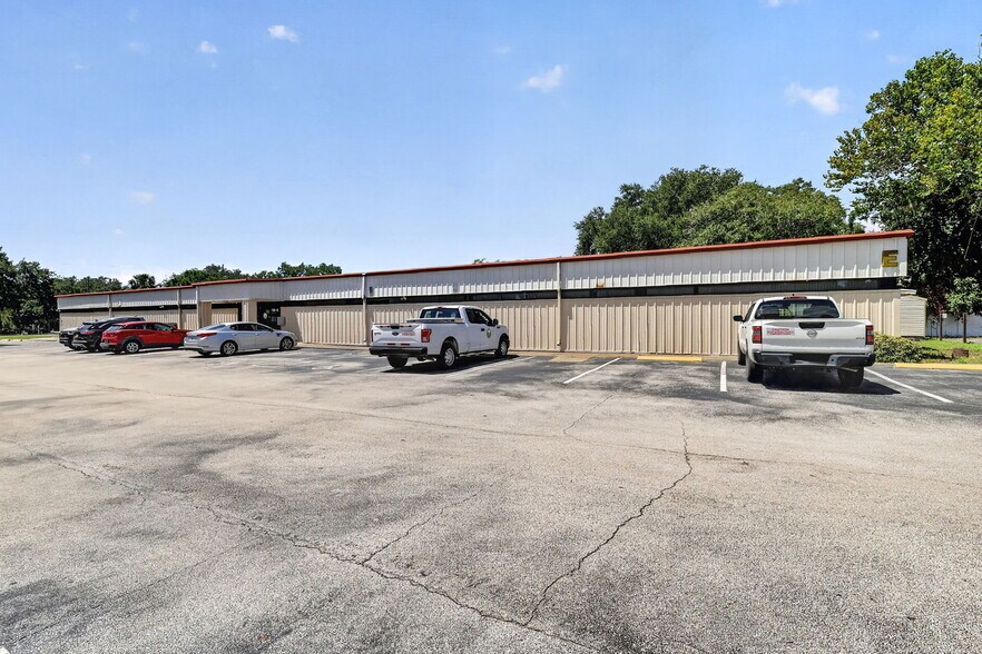 More Photos Of , Tavares Office For Sale