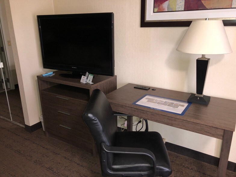 More Photos Of 601 Dingens St, Cheektowaga Hotel For Sale