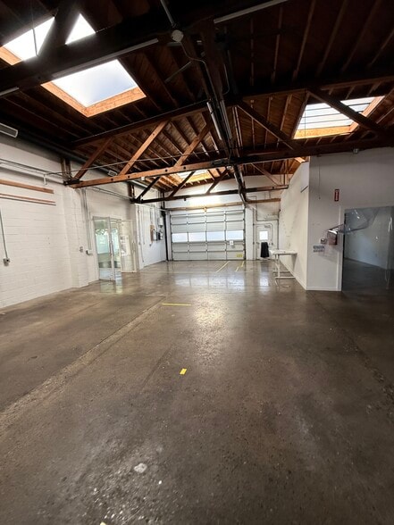 More Photos Of 701 W Evelyn Ave, Mountain View Storefront Retail Office For Lease