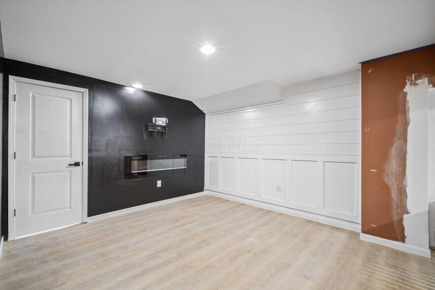 More Photos Of 4677 E Livingston Ave, Columbus Specialty For Sale