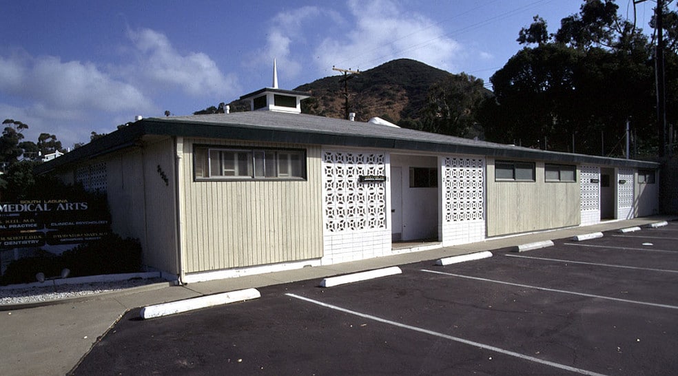 More Photos Of 31542 Coast Hwy, Laguna Beach Storefront Retail Office For Lease