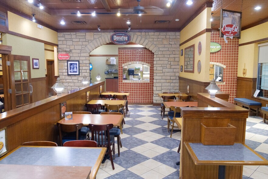 More Photos Of 3890 Medina Rd, Akron Storefront For Lease