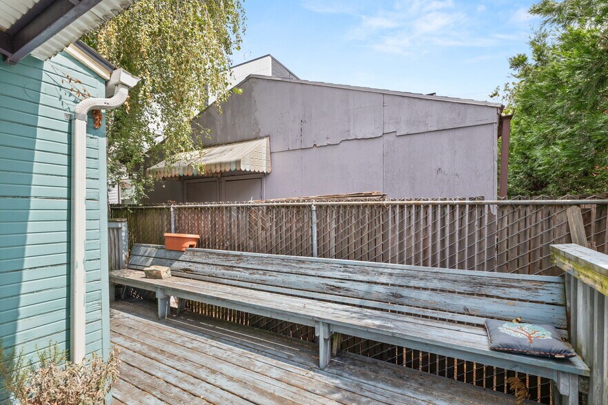More Photos Of 1516 SE 43rd Ave, Portland Medical For Sale